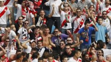 <b>ENTREGA. </b>La comunión entre la hinchada y los jugadores es total.