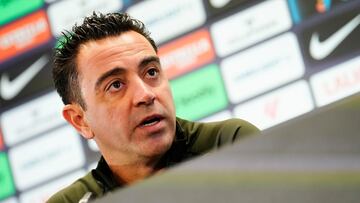 GRAFCAT6718. SANT JOAN DESPÍ (BARCELONA), 24/11/2023.- El entrenador del FCBarcelona, Xavi Hernandez, durante la rueda de prensa que ha ofrecido antes del entrenamiento que el equipo azulgrana realiza para preparar el partido de LaLiga que mañana disputará ante el Rayo Vallecano. EFE/Enric Fontcuberta.