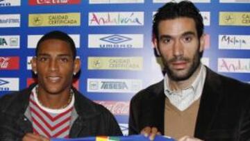 <b>REFUERZO.</b> El centrocampista brasileño Adriano Ferreira, ha dicho hoy en su presentación como nuevo jugador del Málaga: "quiero quedarme mucho tiempo aquí".