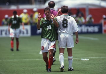 Disputó los mundiales de Estados Unidos 1994 y Francia 1998 con la camiseta nacional. Es el séptimo mayor goleador en el ‘Tricolor’ con 29 goles. Hoy en día es analista de fútbol para la cadena TV Azteca.