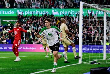 El delantero del Racing no olvidar el encuentro ante el Racing de Ferrol. Un partido en el que anot el primer doblete de su carrera deportiva. Completo partido el suyo. Su primer tanto lleg tras meter la pierna izquierda, en un centro de Karrikaburu; y el segundo, despus de un zapatazo desde fuera del rea.