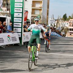 Joseba López estrena su palmarés y pone a cien a Caja Rural-Seguros RGA