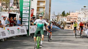 Joseba L¨®pez estrena su palmar¨¦s y pone a cien a Caja Rural-Seguros RGA