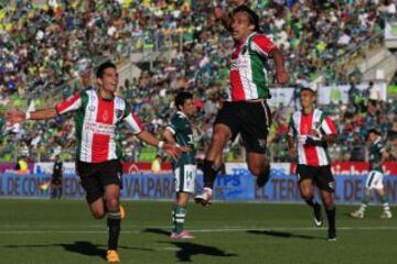 Renato Ramos celebra su gol sobre Wanderers.