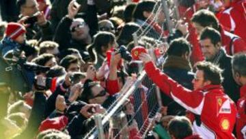 Fernando Alonso coge las riendas del F138 en Montmeló