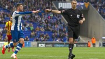 Un 69% de aficionados considera que Clos benefició al Barcelona