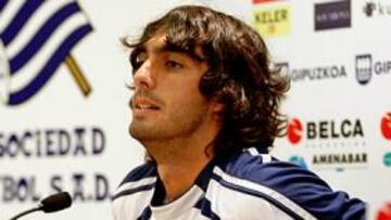 <b>CONTENTO. </b>Carlos Martínez habló ante los medios de la ampliación de su contrato.