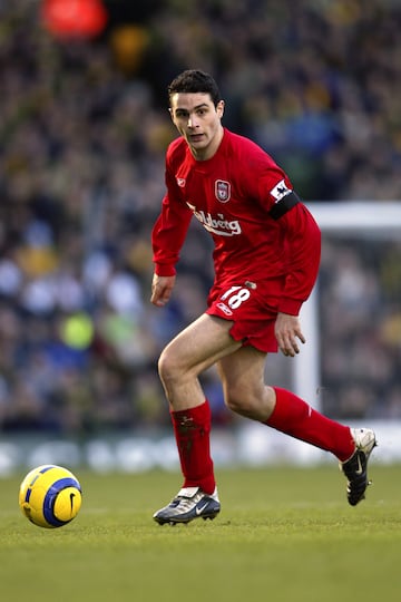 El canterano madridista debutó con el primer equipo en la temporada 2003/04 con Queiroz en el banquillo. Sin destacar tanto como se esperaba se marchó al Liverpool por petición de Rafa Benítez, que le conocía por su pasado en la cantera blanca. En el Liverpool sólo disputó una temporada donde jugó 24 partidos y consiguió la Champions League.