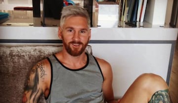 Messi teñido de platino.