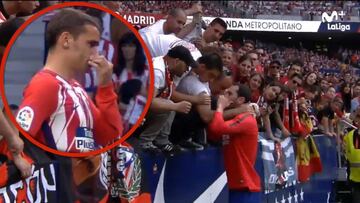 Esto le dijo Godín a la tribuna para apoyar a Griezmann