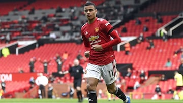 Manchester (United Kingdom), 18/04/2021.- Mason Greenwood of Manchester United celebrates after scoring the 1-0 lead during the English Premier League soccer match between Manchester United and Burnley FC in Manchester, Britain, 18 April 2021. (Reino Unid