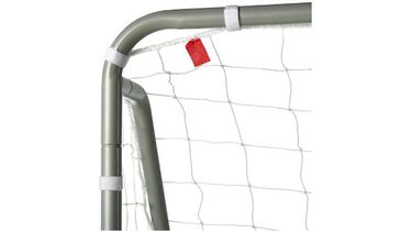 Diviértete con esta portería de fútbol con más de 3.000 valoraciones en Amazon