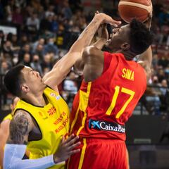 España luce logotipo