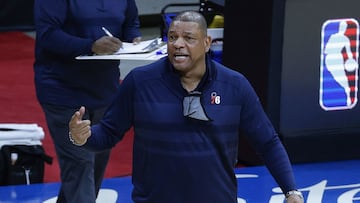 Doc Rivers, durante un partido de la NBA con los Sixers.