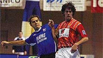 <b>VERTICAL.</B> Carioca no puede con Werner, como ayer su equipo.