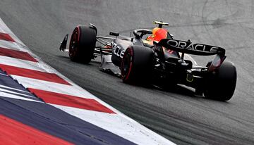 Spielberg (Austria), 30/06/2023.- Mexican Formula One driver Sergio Perez of Red Bull Racing during the Qualifying for the 2023 Austrian Grand Prix, at the Red Bull Ring race track in Spielberg, Austria, 30 June 2023. The Formula 1 Grand Prix of Austria will be held on 02 July 2023. (Fórmula Uno) EFE/EPA/CHRISTIAN BRUNA
