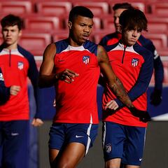 Reinildo, entre la paciencia y la Copa de África