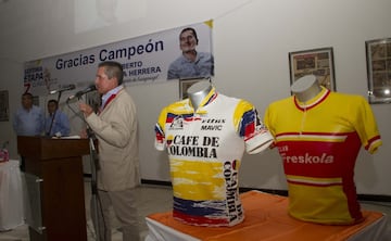 Se retiró en 1992 del ciclismo profesional con 32 años. Es uno de los corredores más importantes de la historia de Colombia y de Latinoamérica. 