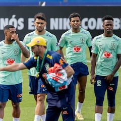 Vinicius desembarca en Barcelona, en la ‘luna de miel’ de Guimaraes