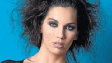 Debora Salvalaggio ha encontrado un nuevo amor: Pelé, el centrocampista del Inter de Milán. La italiana ha sido una de las protagonistas de L'Isola dei Famosi, programa de telerrealidad italiano, y ha encontrado a su pareja en el Calcio. Algo que no es nuevo: Debora ya mantuvo un idilio con Matteo Ferrari y Simone Inzaghi.