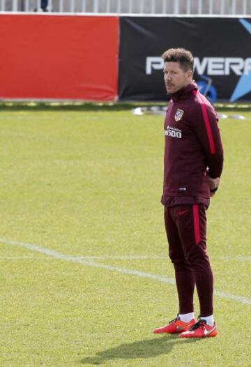 En el entrenamiento, Simeone dio pistas de los posibles titulares ante el Deportivo. 
