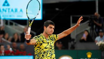 Carlos Alcaraz celebra su triunfo sobre Grigor Dimitrov.