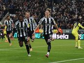 Woltemade echa un pulso a Grimaldo