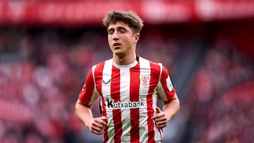 BILBAO, SPAIN - FEBRUARY 08: Mikel Jauregizar of Athletic Club looks on during the LaLiga match between Athletic Club and Girona FC at Estadio de San Mames on February 08, 2025 in Bilbao, Spain. (Photo by Juan Manuel Serrano Arce/Getty Images)