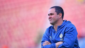 Andre Soares Jadine head coach of America during the Quarter final first leg round match between America and Toluca as part of the Liga BBVA MX, Torneo Apertura 2024 at Ciudad de los Deportes Stadium on November 27, 2024 in Mexico City, Mexico.