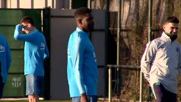 Umtiti vuelve a entrenarse con el resto de sus compañeros