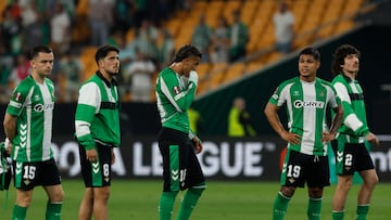 Los jugadores, tras la caída ante el Braga.