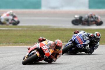 Jorge Lorenzo persigue a Marc Márquez.