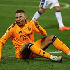 “Es la historia de mi carrera: por la derecha, por el centro, por la izquierda... Yo lo que quiero es jugar bien y marcar goles”