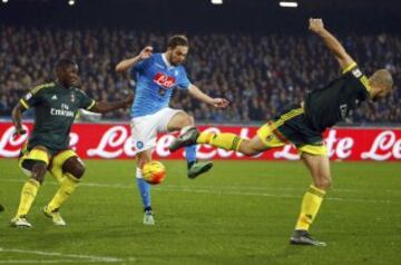 Napoli sigue segundo en la Serie A 