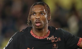 Dugarry estalla contra el Liverpool: “El Rennes encontró a un tonto...”