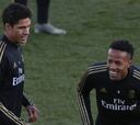 Varane y Militao se estrenan como pareja titular en Liga