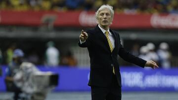 Pékerman llega a Rusia para el sorteo del Mundial 2018