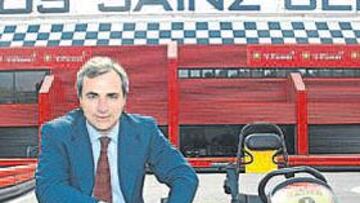 <b>ORGULLOSO. </b>Sainz se muestra entusiasmado con el proyecto de su segundo kárting en el Paseo de la Ermita del Santo de Madrid.