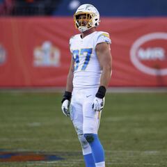 Brandon Staley elogia a Joey Bosa