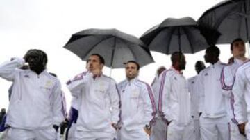 <b>FRANCIA, EN KNYSNA. </b>Desde la izquierda: Sagna, Ribéry, Valbuena, Gallas, Alou Diarra, Diaby, Squillaci, Evra, Govou y Cissé.