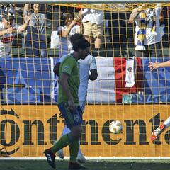 LA Galaxy derrota a Seattle y vuelve a ganar tras un mes