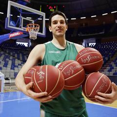 Carlos Suárez: "Me fijo en Reyes, el mejor reboteador de Europa"