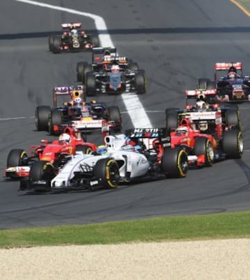 El piloto brasileño de Williams Felipe Massa en la primera curva al inicio del la Gran Premio de Australia en Melbourne 