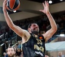 Mirotic naufraga ante un imponente Micic