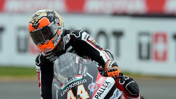 Towcester (United Kingdom), 24/05/2025.- Fantic Racing rider Aron Canet of Spain in action during the Moto2 qualifying session at the Motorcycling Grand Prix of Great Britain at the Silverstone Circuit race track in Towcester, Britain, 24 May 2025. (Motociclismo, Gran Bretaña, España, Reino Unido) EFE/EPA/TIM KEETON