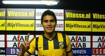 El tapatío estuvo muy poco tiempo en el futbol holandés, pues no tuvo las oportunidades con el Vitesse, al sólo jugar tres ocasiones con la playera negro y amarillo