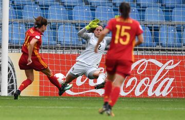 Vicky Losada anotando el 1-0 ante Portugal.