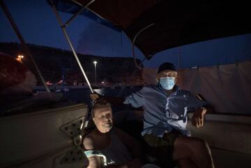 Margaretha (80 a?os) y Luis (90), en el barco donde viven desde que comenz la erupcin en La Palma.