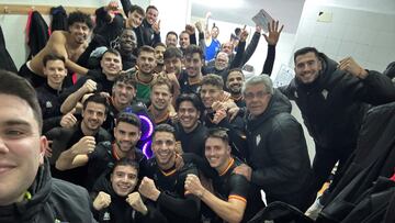 Plantilla del Villarrobledo en el vestuario