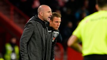 Paco López durante el partido ante el Alavés.